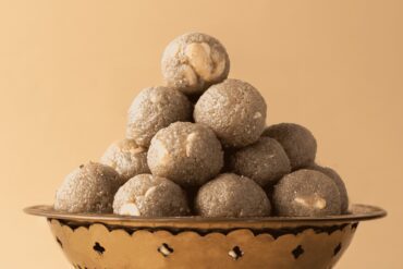 Karuppatti Peanut Laddu